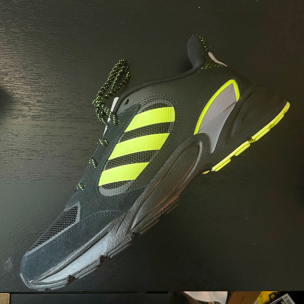 Adidas men’s 9.5 fits like 9